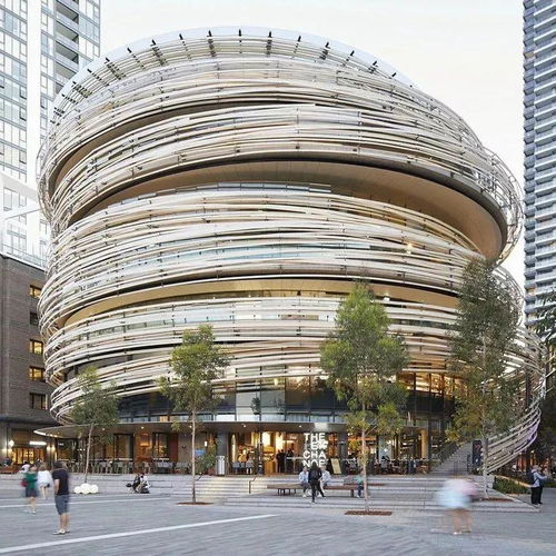 聽說這位爺是 美版王思聰 啊,他在作死炫富的道路上狂奔不回頭